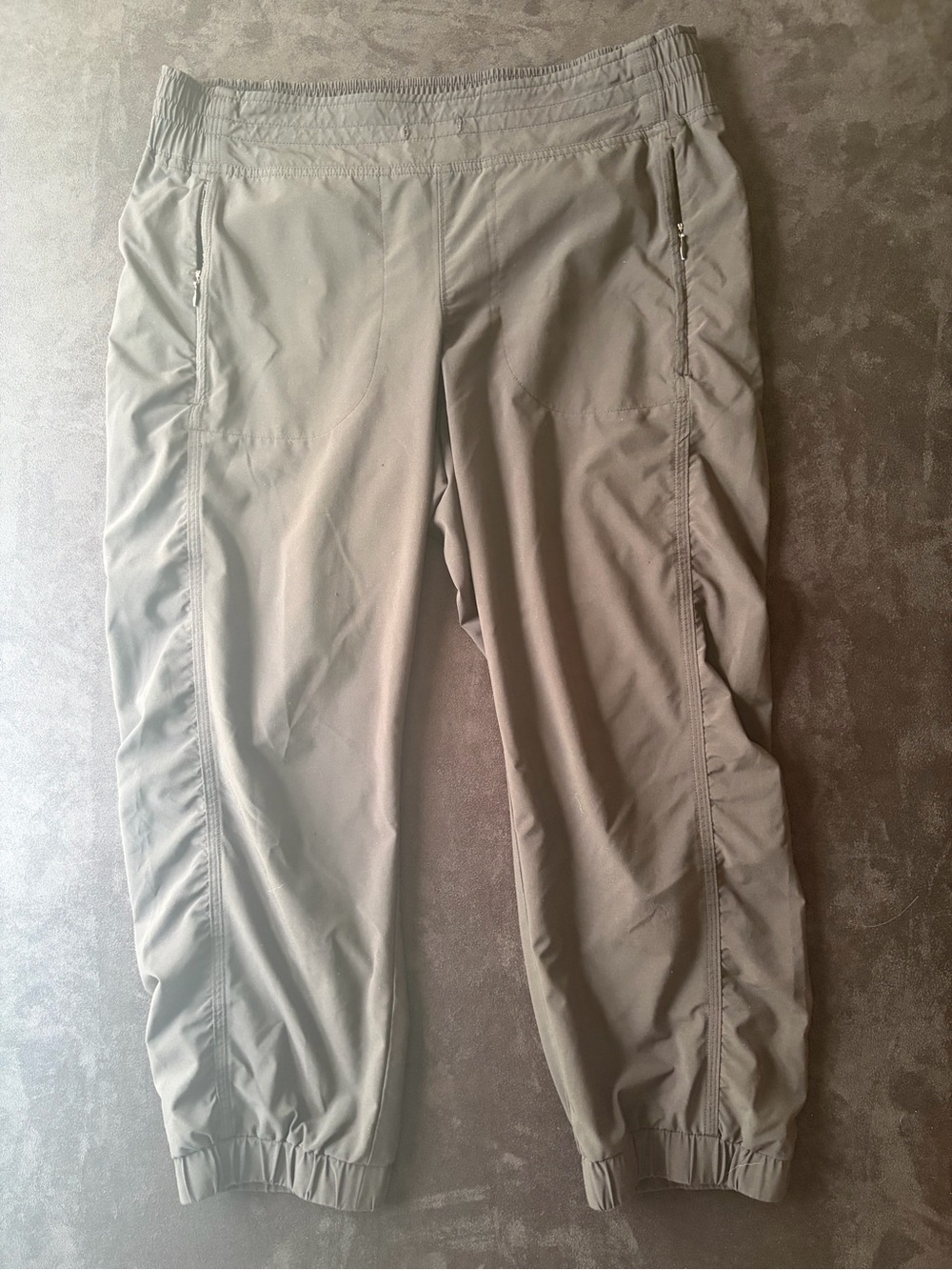 Athleta Black Capri Jogger Pants Size 10